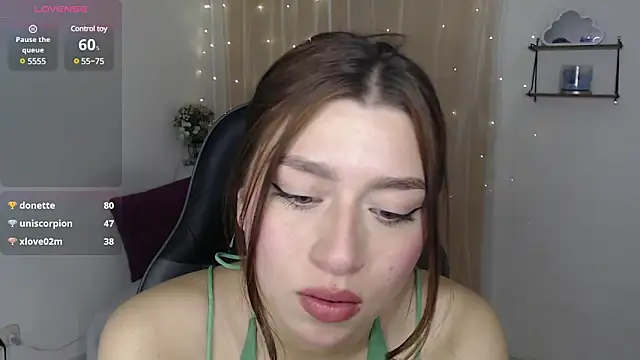 mily thomson b  online show from 02.06.25