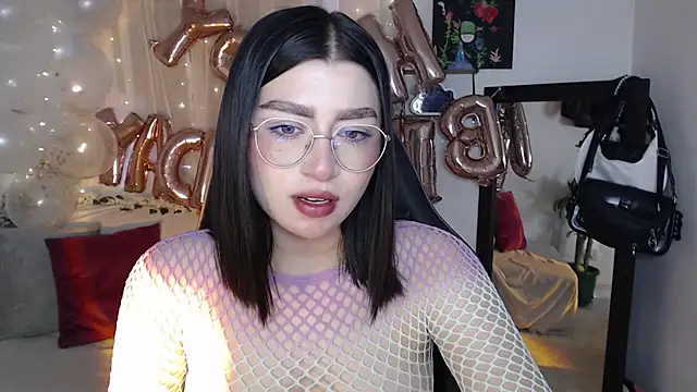 mily thomson b  online show from 09.12.25