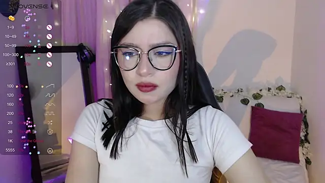 Snapshot of mily_thomson_b_ chatting on 04.25.26 mily thomson b online show from 04.25.26