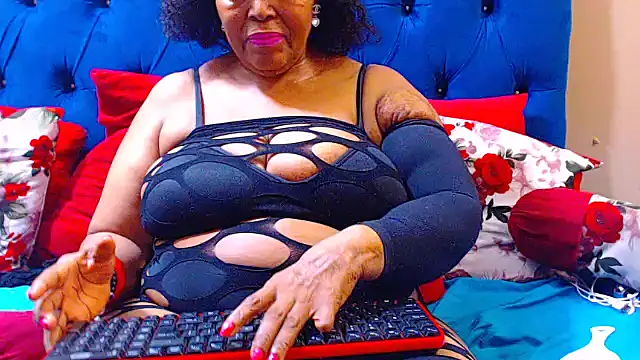 ebonycandy10 online show from 10.26.25