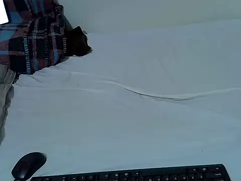 springly love online show from 10.31.25