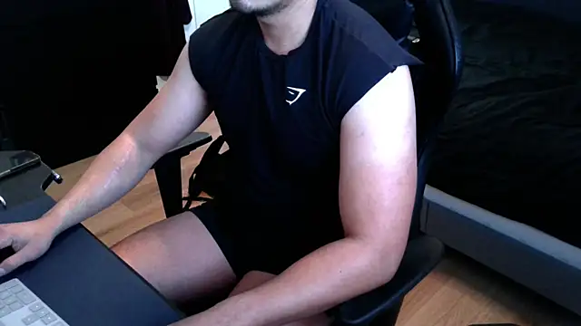 Snapshot of charlie_s2534 chatting on 01.18.26 charlie s2534 online show from 01.18.26