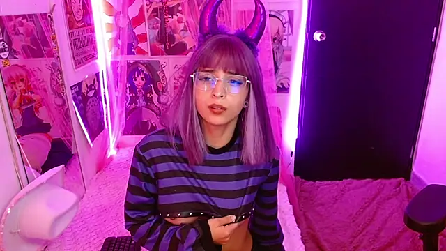 Kind Scarlett online show from 10.02.25