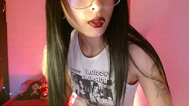 Kind Scarlett online show from 04.26.26