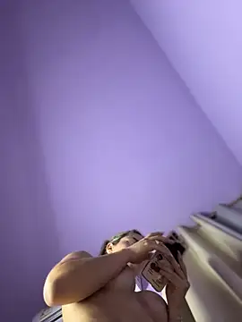 Snapshot of emiss_ chatting on 02.16.26 emiss online show from 02.16.26