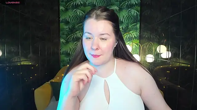 Snapshot of ShedarBrooks chatting on 12.26.24 ShedarBrooks online show from 12.26.24