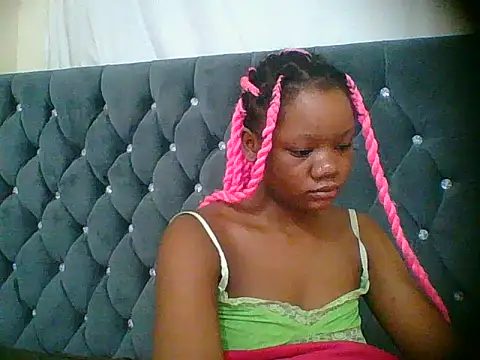 HotJeylee online show from 12.15.25