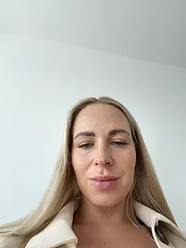 streetdoll online show from 10.24.25