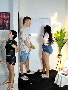 Snapshot of royalgirls_x chatting on 03.03.26 royalgirls x online show from 03.03.26