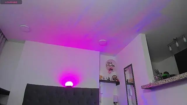 Snapshot of Adhhaaraaa_ chatting on 12.27.24 Adhhaaraaa online show from 12.27.24