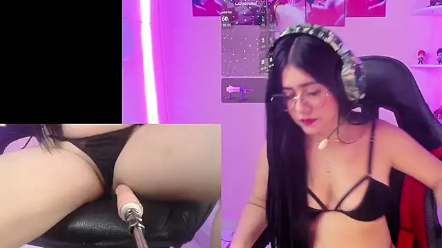 Snapshot of DanielaHang chatting on 01.06.25 DanielaHang online show from 01.06.25