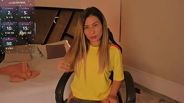 Snapshot of CamilaPreston chatting on 06.08.26 CamilaPreston online show from 06.08.26