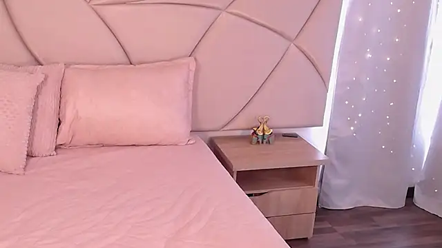 ValleryC online show from 09.19.25