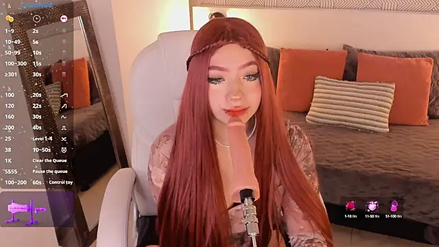 Snapshot of Kloe_Raize chatting on 01.14.25 Kloe Raize online show from 01.14.25