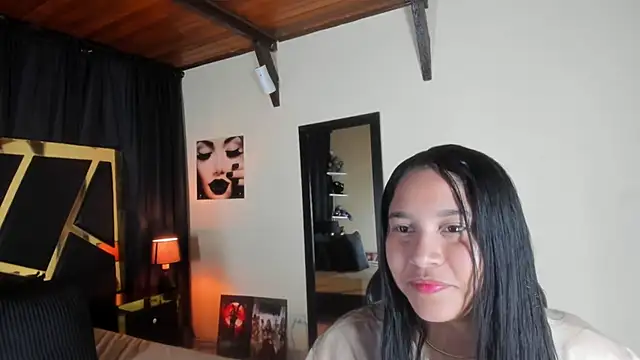 Snapshot of EmiliWilliams chatting on 11.14.25 EmiliWilliams online show from 11.14.25