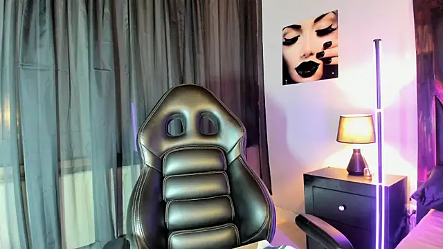 Snapshot of EmiliWilliams chatting on 02.20.26 EmiliWilliams online show from 02.20.26