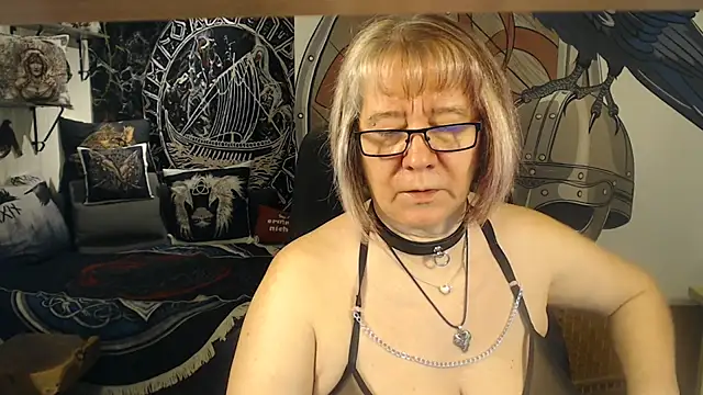 TittenMichelle online show from 12.17.25