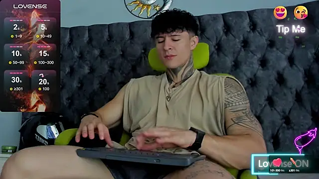 Snapshot of Jeins_carter chatting on 01.17.25 Jeins carter online show from 01.17.25