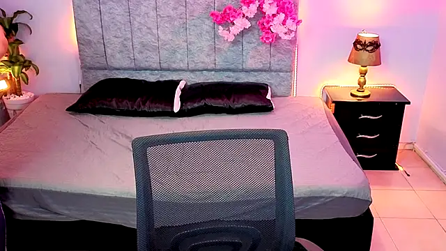 Lana stone  online show from 10.11.25