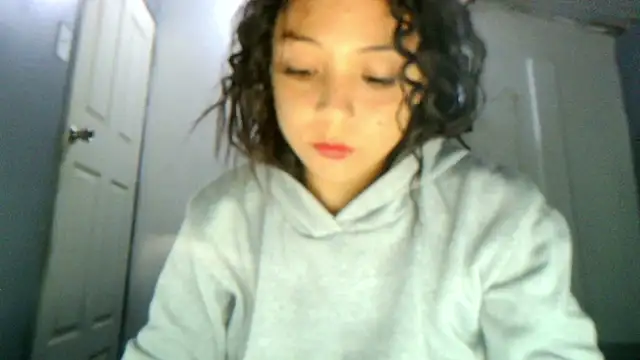 Snapshot of linzeysmith4 chatting on 03.21.26 linzeysmith4 online show from 03.21.26