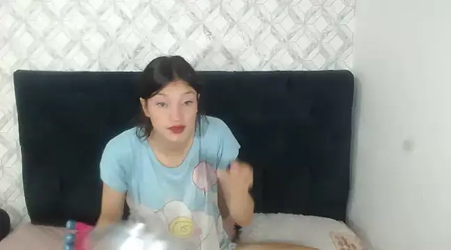 Snapshot of Emma-Wilson chatting on 02.19.25 Emma-Wilson online show from 02.19.25