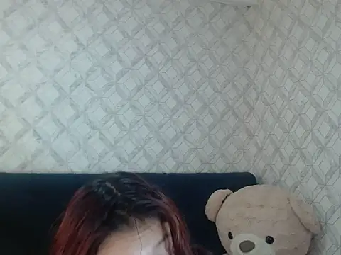 Snapshot of Emma-Wilson chatting on 10.29.25 Emma-Wilson online show from 10.29.25