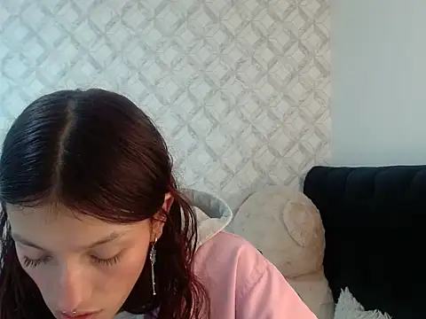 Emma-Wilson online show from 02.03.26