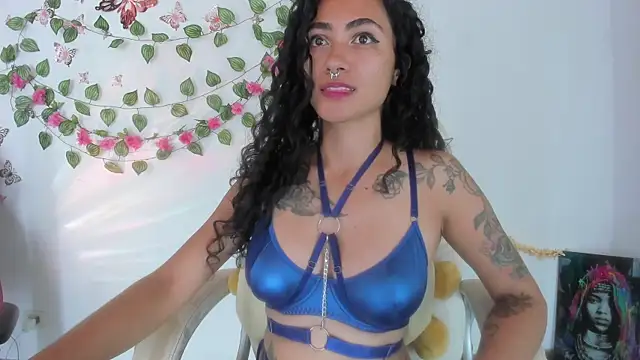 Snapshot of paula_brunette chatting on 09.24.25 paula brunette online show from 09.24.25