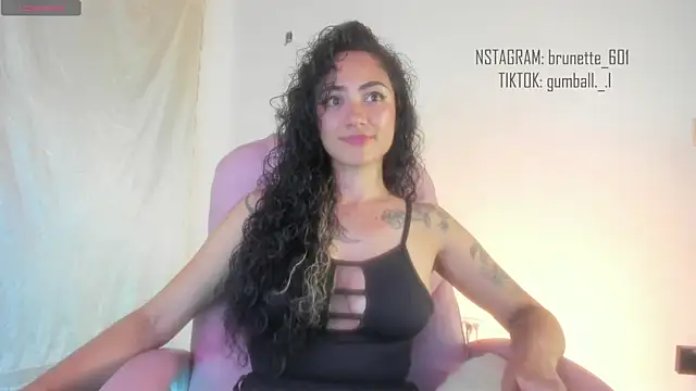 Snapshot of paula_brunette chatting on 11.13.25 paula brunette online show from 11.13.25