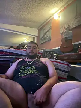 Snapshot of bigdickgio6923 chatting on 07.24.26 bigdickgio6923 online show from 07.24.26