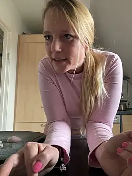 MoniqueLaFee online show from 01.29.25