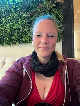 MoniqueLaFee online show from 09.27.25