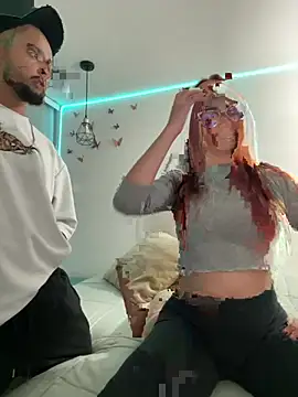 Chloe Johnson  online show from 12.23.24