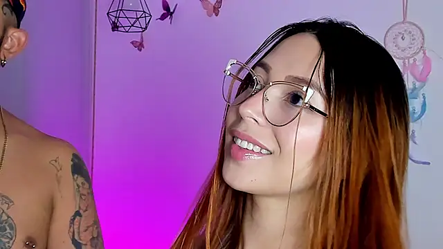 Chloe Johnson  online show from 11.09.25