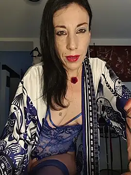 Snapshot of freyamoret chatting on 06.18.26 freyamoret online show from 06.18.26
