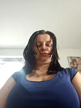 Snapshot of KristenVega chatting on 02.07.25 KristenVega online show from 02.07.25