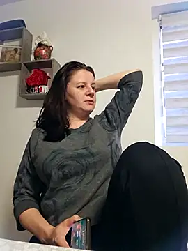 Snapshot of KristenVega chatting on 03.20.25 KristenVega online show from 03.20.25