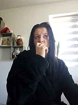 Snapshot of KristenVega chatting on 10.20.25 KristenVega online show from 10.20.25