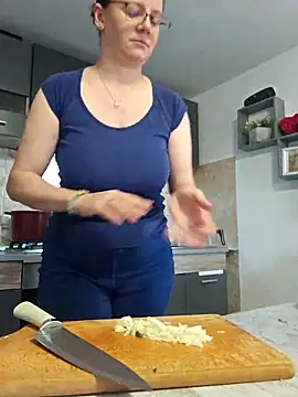 Snapshot of KristenVega chatting on 10.30.25 KristenVega online show from 10.30.25