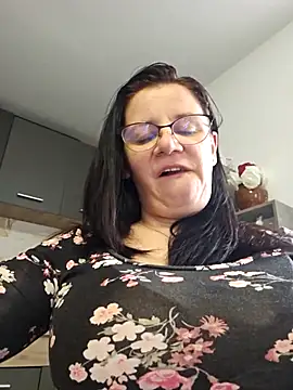 Snapshot of KristenVega chatting on 11.25.25 KristenVega online show from 11.25.25