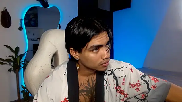 Snapshot of Young_laroi chatting on 12.07.24 Young laroi online show from 12.07.24