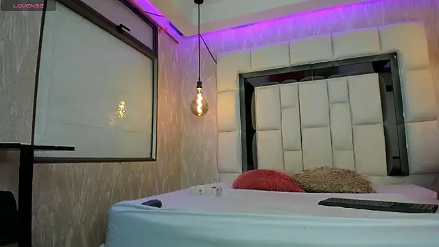 summer lee  online show from 03.18.25