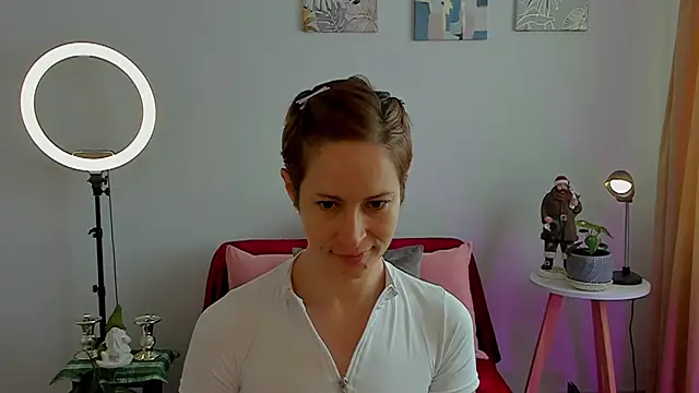 Snapshot of cuddlingbunny chatting on 12.07.24 cuddlingbunny online show from 12.07.24