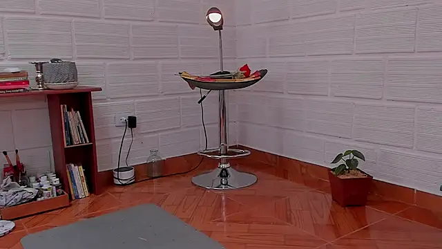 Snapshot of cuddlingbunny chatting on 01.18.25 cuddlingbunny online show from 01.18.25