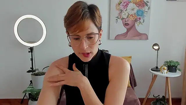 Snapshot of cuddlingbunny chatting on 02.28.25 cuddlingbunny online show from 02.28.25