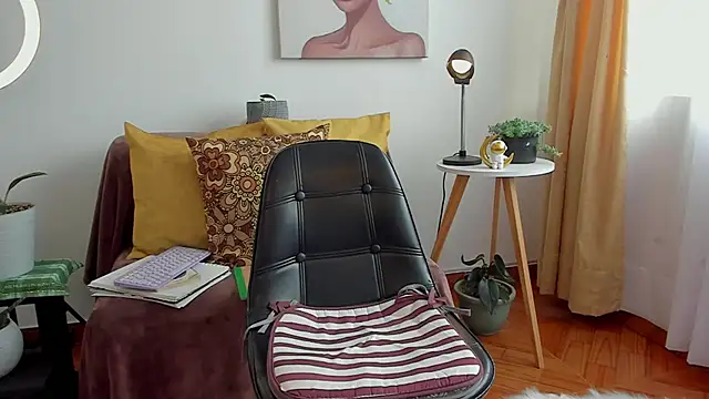 Snapshot of cuddlingbunny chatting on 03.02.25 cuddlingbunny online show from 03.02.25