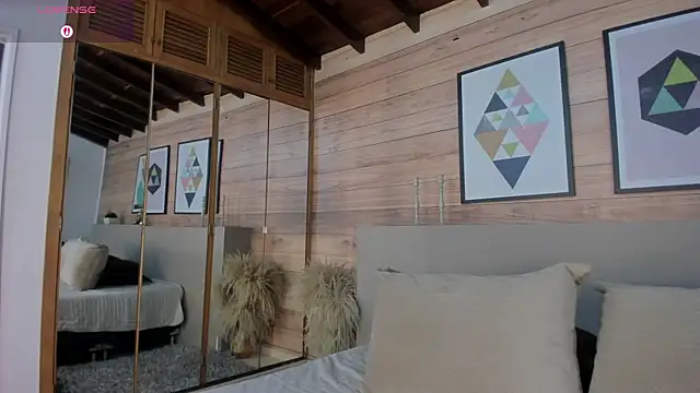 Snapshot of AmmyScott chatting on 09.18.25 AmmyScott online show from 09.18.25