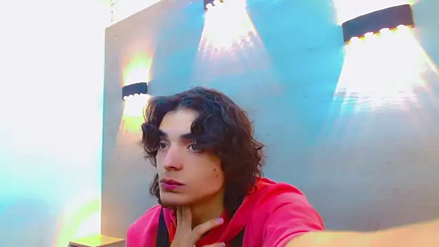 Snapshot of Sr_BonnyEthan chatting on 10.01.25 Sr BonnyEthan online show from 10.01.25