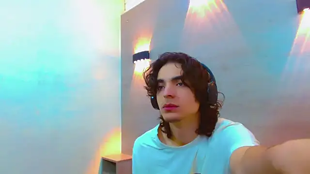 Snapshot of Sr_BonnyEthan chatting on 11.14.25 Sr BonnyEthan online show from 11.14.25