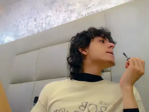 Snapshot of Sr_BonnyEthan chatting on 02.06.26 Sr BonnyEthan online show from 02.06.26